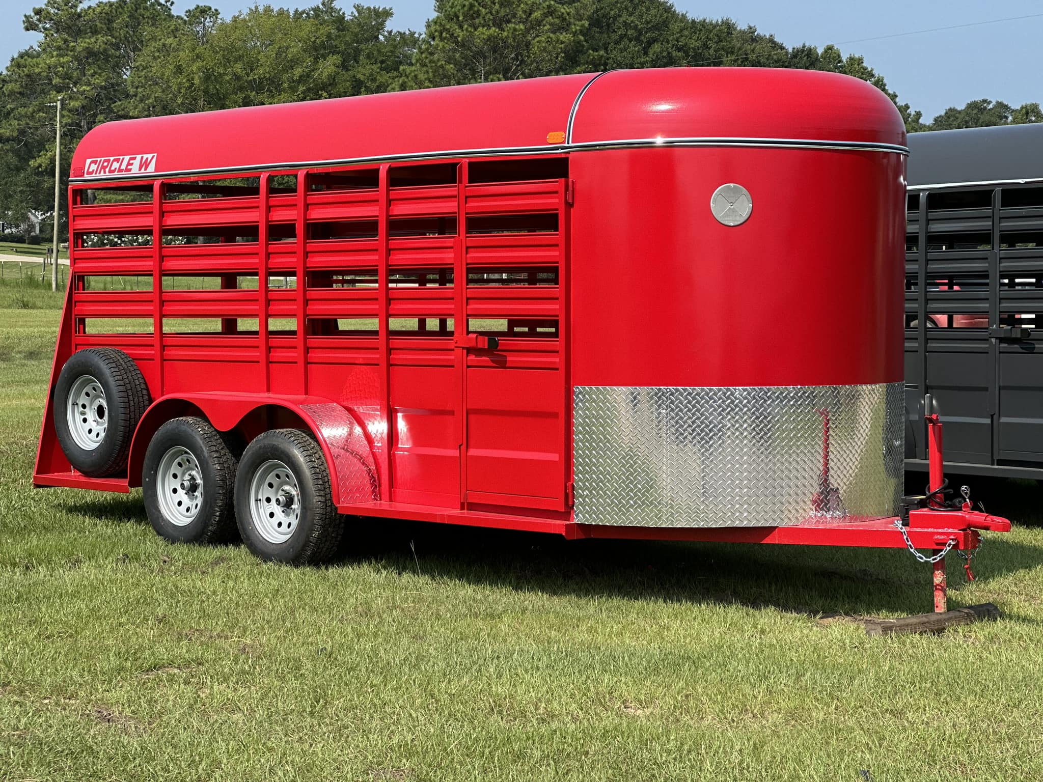 Double D Trailer Parts & Services Offers Equipment Trailers in